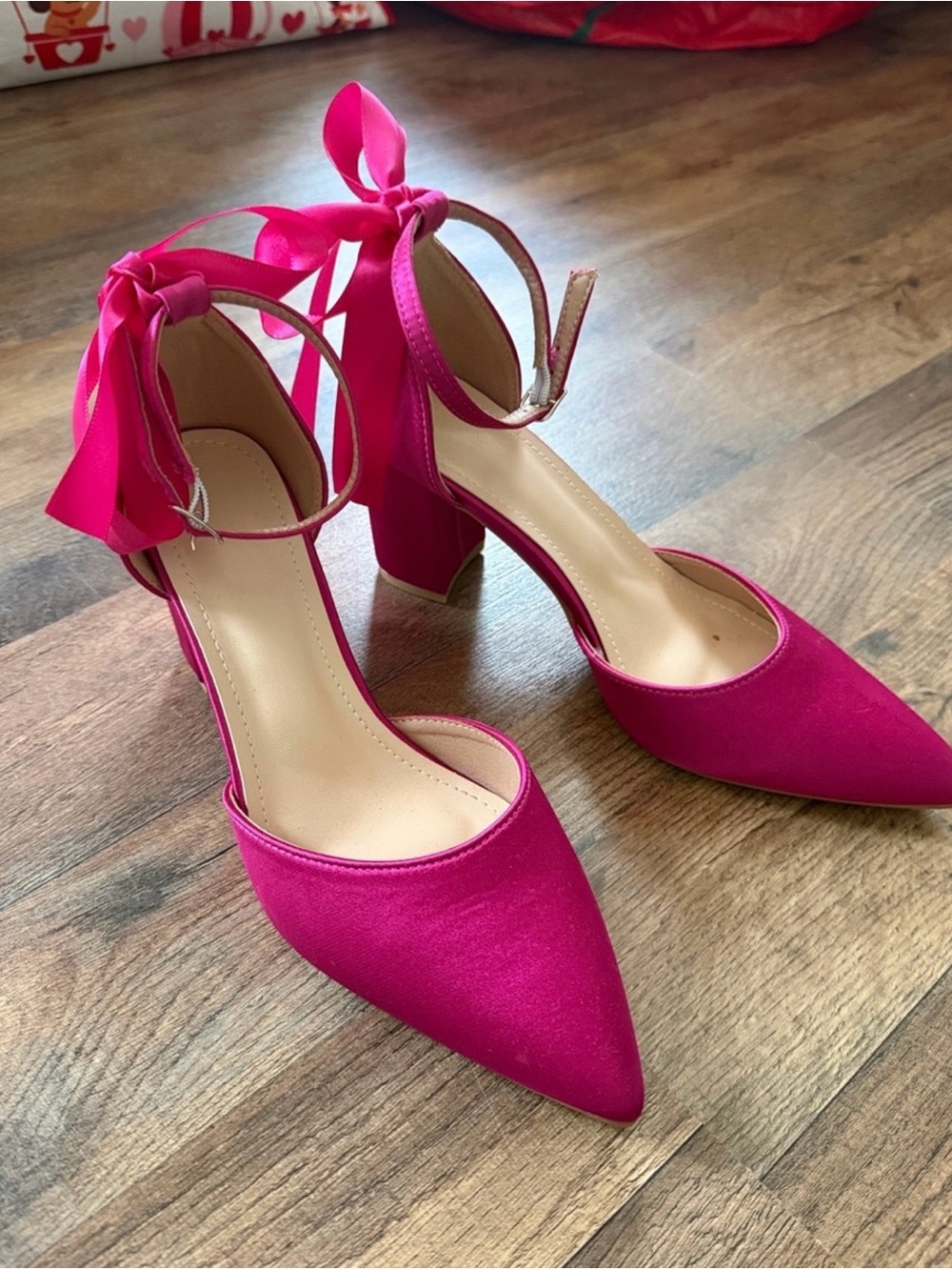 Women’s Pointed-Toe Ankle Tie Heels in Hot Pink